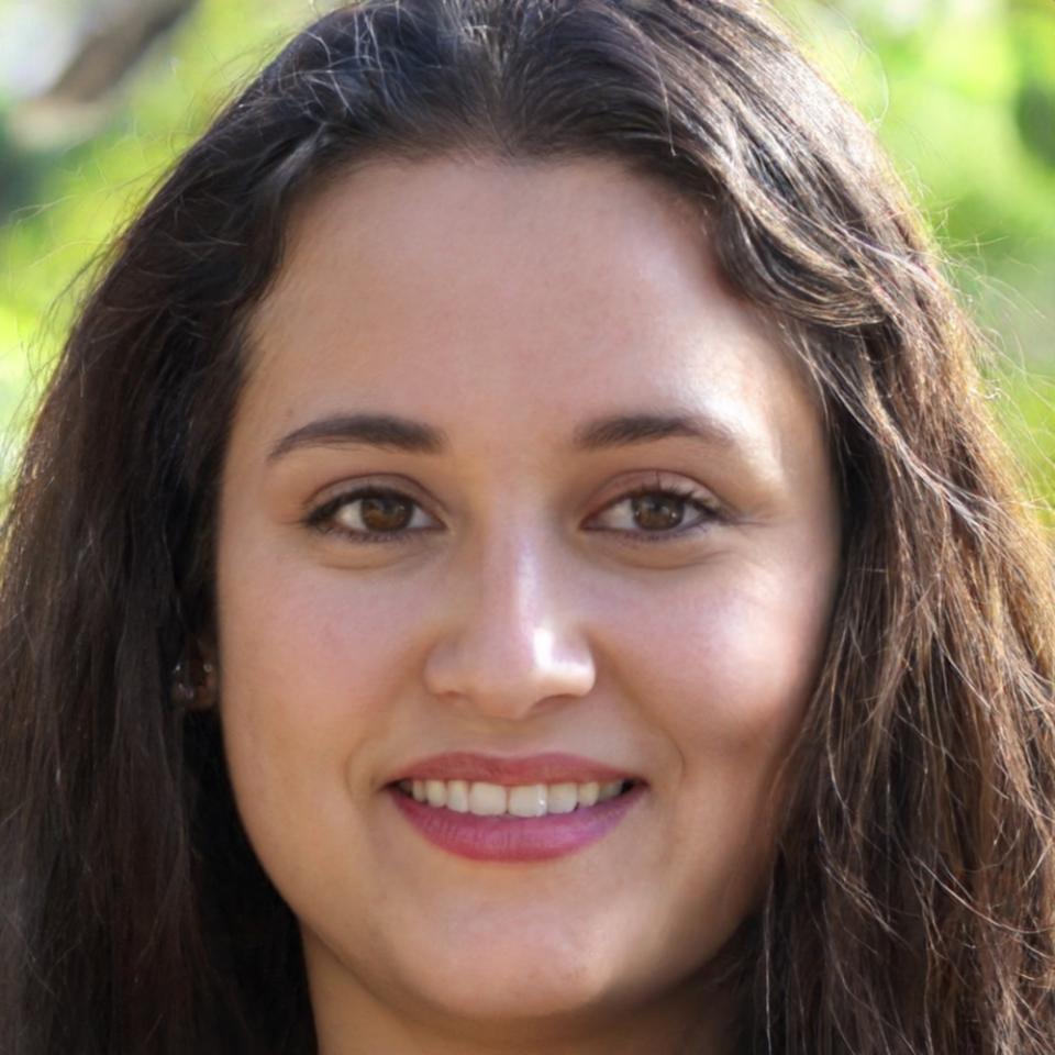Retrato profesional de Macarena Villanueva, consultora en gestión presupuestaria